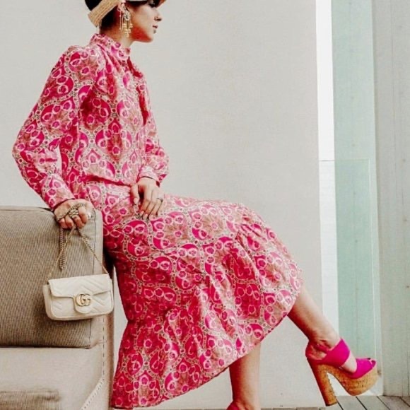 Zara Dresses & Skirts - PRINT MIDI DRESS